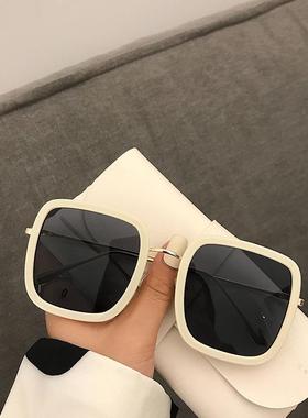 适合脸小的墨镜圆脸显瘦开车墨镜女潮流韩版时尚个性方框米色防紫