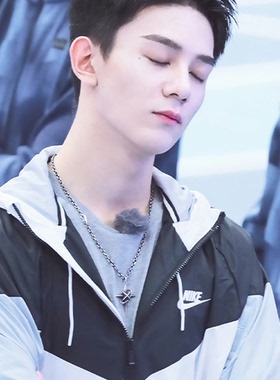 夏之光同款十字架项链男复古朋克