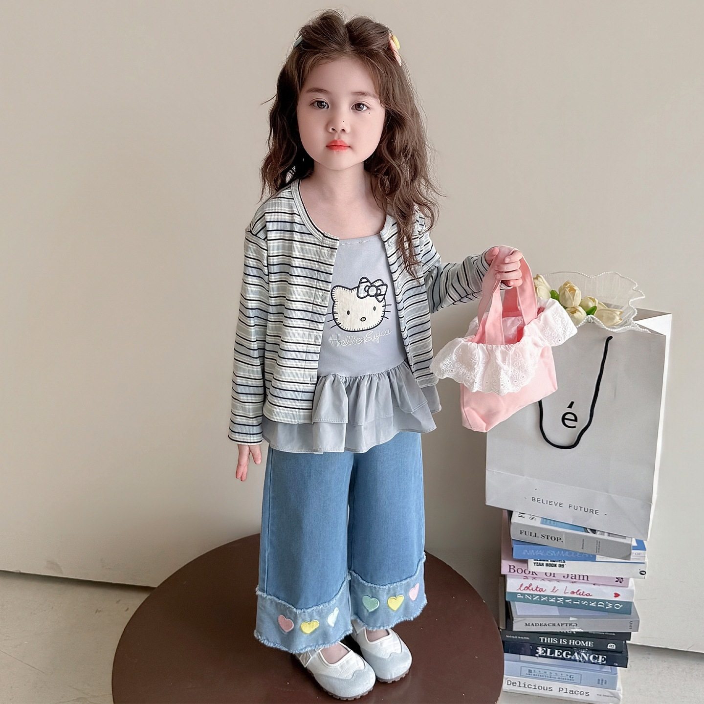 女童条纹开衫吊带三件套春季韩版2026新款洋气儿童爱心牛仔裤套装,淘宝优惠券,粉丝福利购,淘宝优惠卷