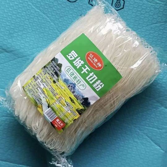 Фирменное блюдо Гуанси Луочэн, сухой нарезанный порошок, рисовая лапша Хэчи