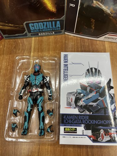 SHF假面骑士国产手办落岩蝗虫单J王牌模型摆件关节可动生日礼物男 - 图1