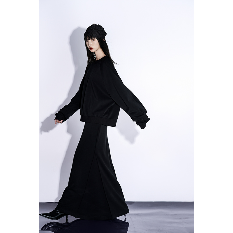 LOUZING鱼尾裙半身裙秋冬2025新款黑色圆领卫衣慵懒风套装晚礼服 - 图2