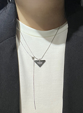 钛钢不褪色三角形字母项链