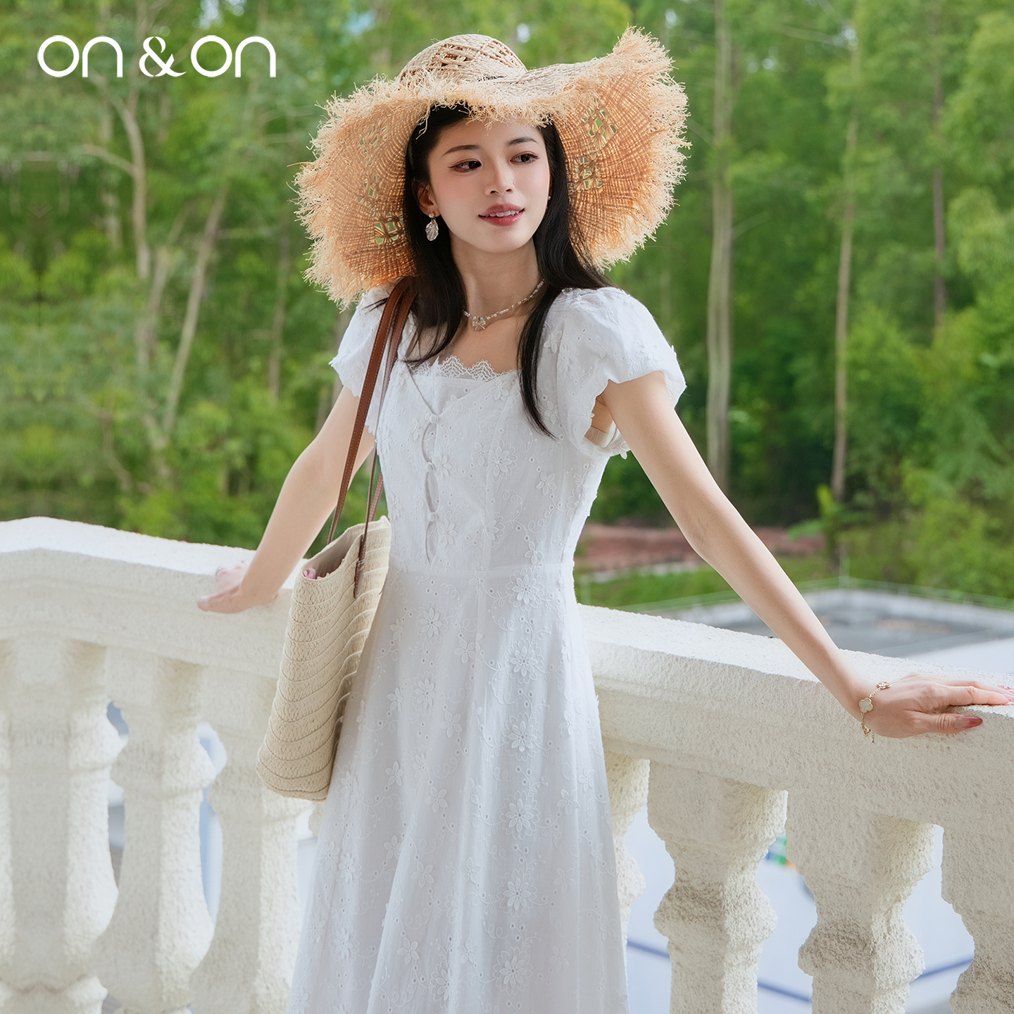 ON&ON/安乃安2025夏季新款法式方领甜美气质收腰白色廓系连衣裙 - 图1