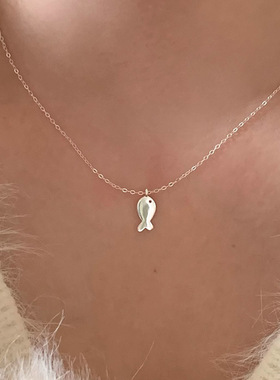 特价小鱼项链女韩系小众简约设计感童趣小鱼饼吊坠新款气质锁骨