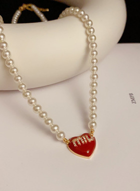秋冬新款红色爱心滴油字母玻璃珠项链复古轻奢高级感锁骨链批发