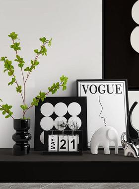 贝汉美现代简约客厅入户玄关电视柜摆件小众高档软装饰画乔迁礼物