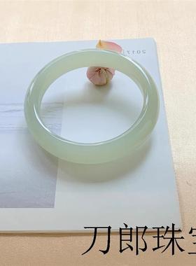 高端新疆和田玉手镯羊脂白玉手镯晴水气质正圈旺夫贵妃镯高级女款