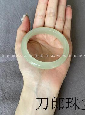 天然新疆和田玉白玉手镯年轻女款泥鳅背窄条青海料晴水青白玉镯子
