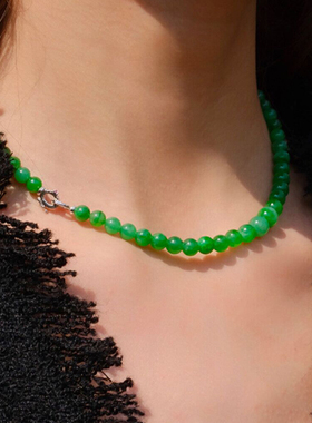 缅甸翡翠色老料阳绿色国风原创锁骨链果绿玉石小米珠女款项链中式