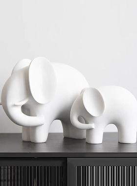 北欧简约现代轻奢装饰品摆件客厅书房酒柜电视柜高档大象摆设礼品