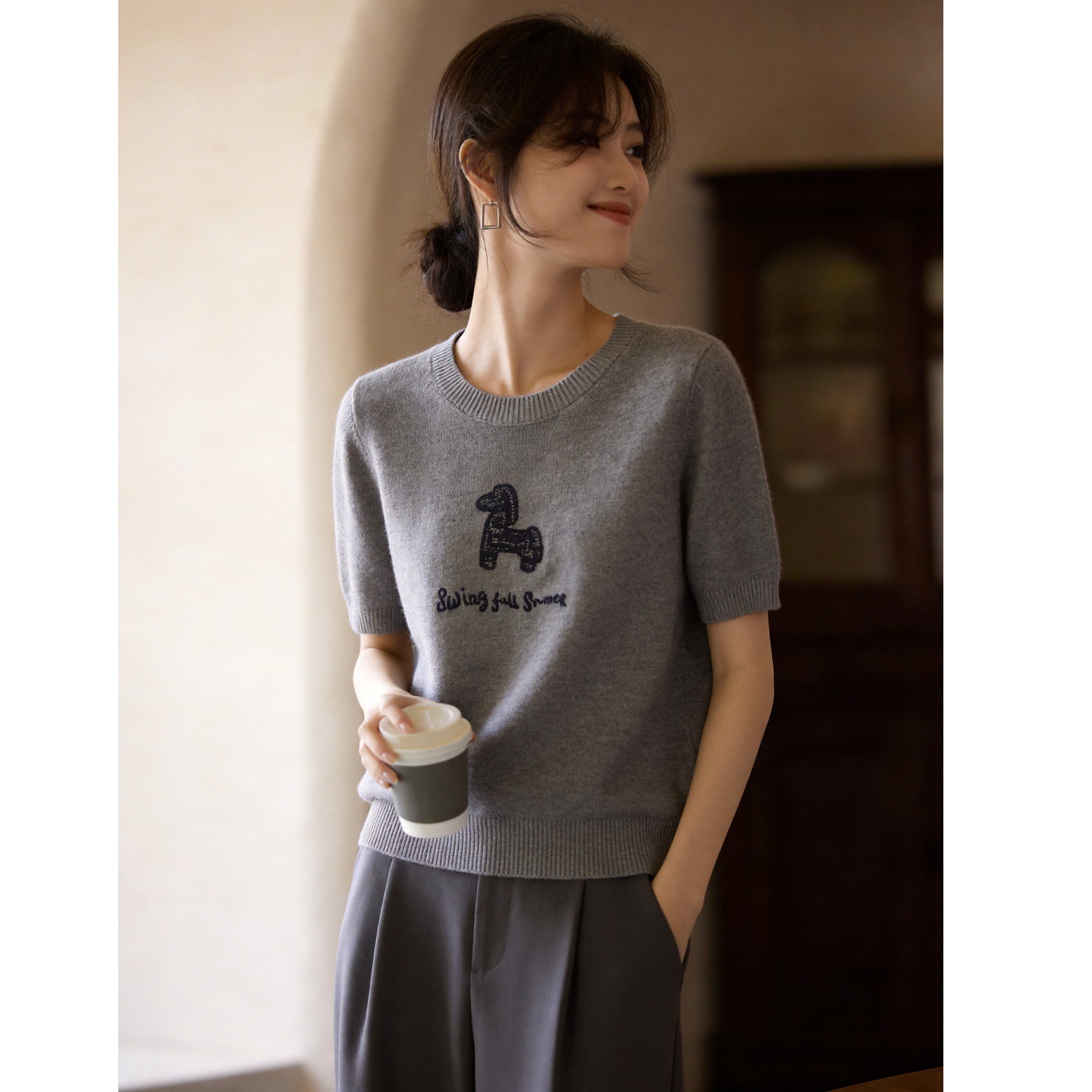 百家好莱赛尔亚麻刺绣小马设计针织衫女夏季新款减龄宽松显瘦上衣