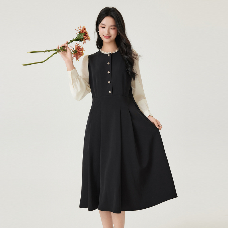 Basic House/百家好赫本风蕾丝领口拼接泡泡袖2025秋冬优雅连衣裙 - 图1