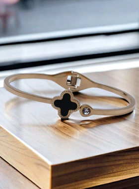 小众设计四叶草不掉色镀金手镯