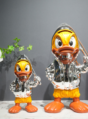 轻奢潮玩唐老鸭摆件客厅玄关