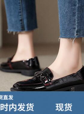 软底软麵春秋新款女单鞋圆头平跟一脚蹬韩版漆陂乐福陂