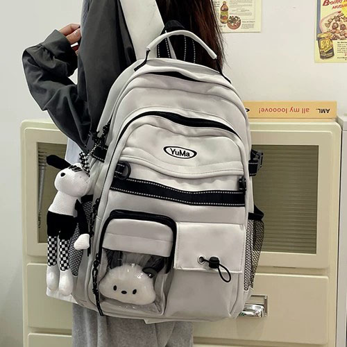 Lightweight and water-repellent schoolbag suitable for school and travel