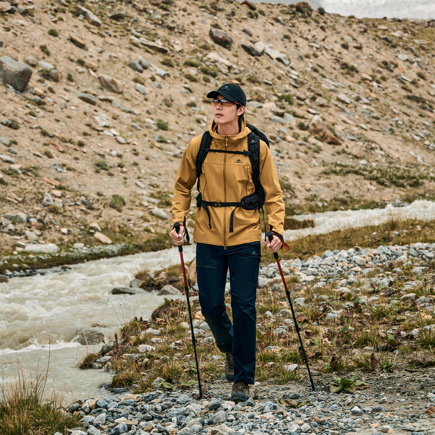 拓路者【海狮2.0】春秋户外考度拉耐磨防风软壳夹克男连帽软壳衣