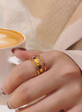韩版简约钛钢戒指女宽面镂空18k金色小众高级感个性指环网红饰品