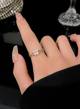 花朵微镶缠绕戒指精致轻奢高级感食指戒2024年新款潮小众指环女