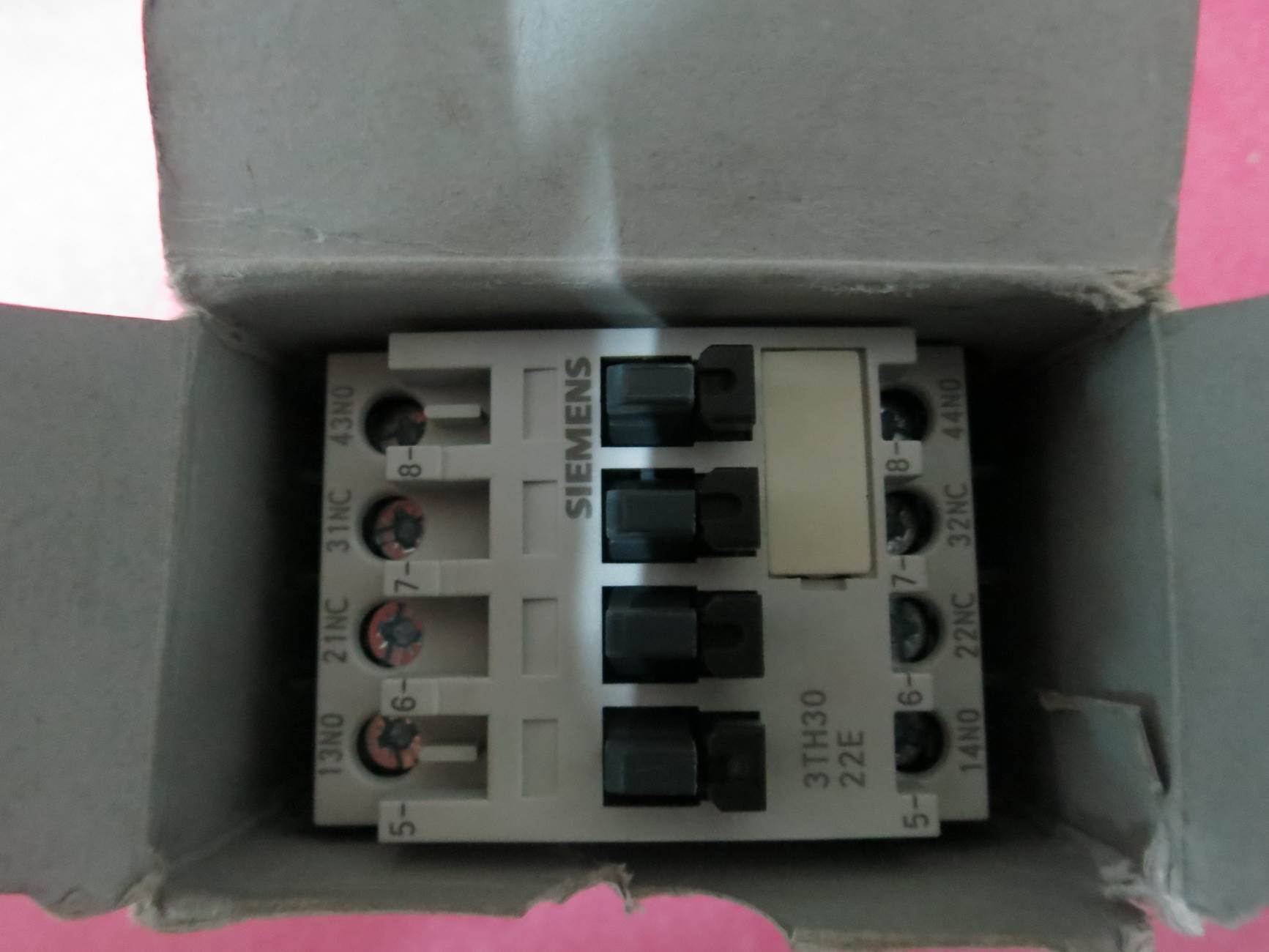 议价全新原装正品SIEMENS 3TH3022-0XM0 3TH3022-0X 现货 - 图0