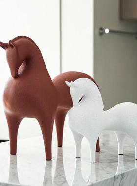 红色马树脂摆件家居饰品客厅办公室样板房玄关装饰北欧轻奢高档