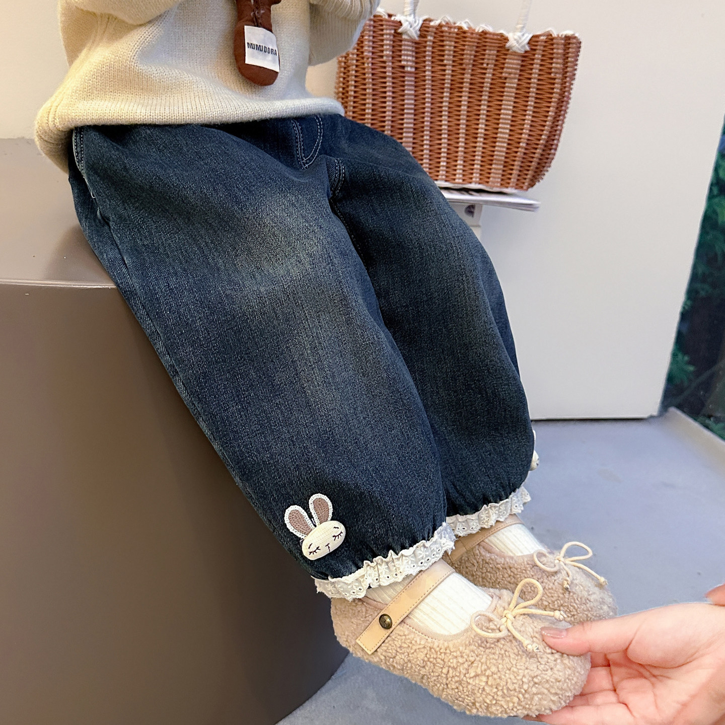 女童裤子2025秋冬新款加绒女童牛仔裤中小童超软百搭花边束脚裤,淘宝优惠券,粉丝福利购,淘宝优惠卷