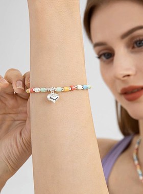 多巴胺彩色琉璃串珠手链女夏轻奢小众高级设计感爱心Y吊坠时尚手