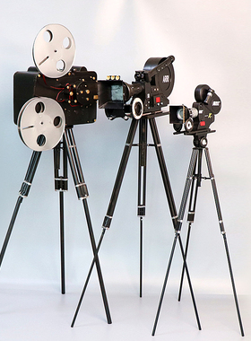 老式电影摄影机投影机模型铁皮三脚架照K相机摆件店铺橱窗装饰品