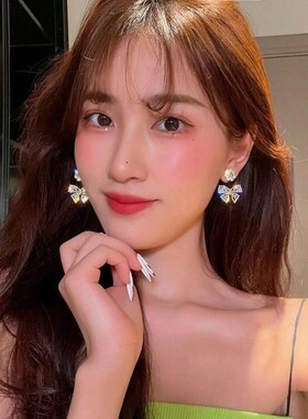 潮流镶钻锆石蝴蝶结耳针女2024年新款轻奢高级感小众设计耳环耳饰
