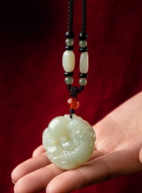 天然和田玉双面貔貅吊坠本命年