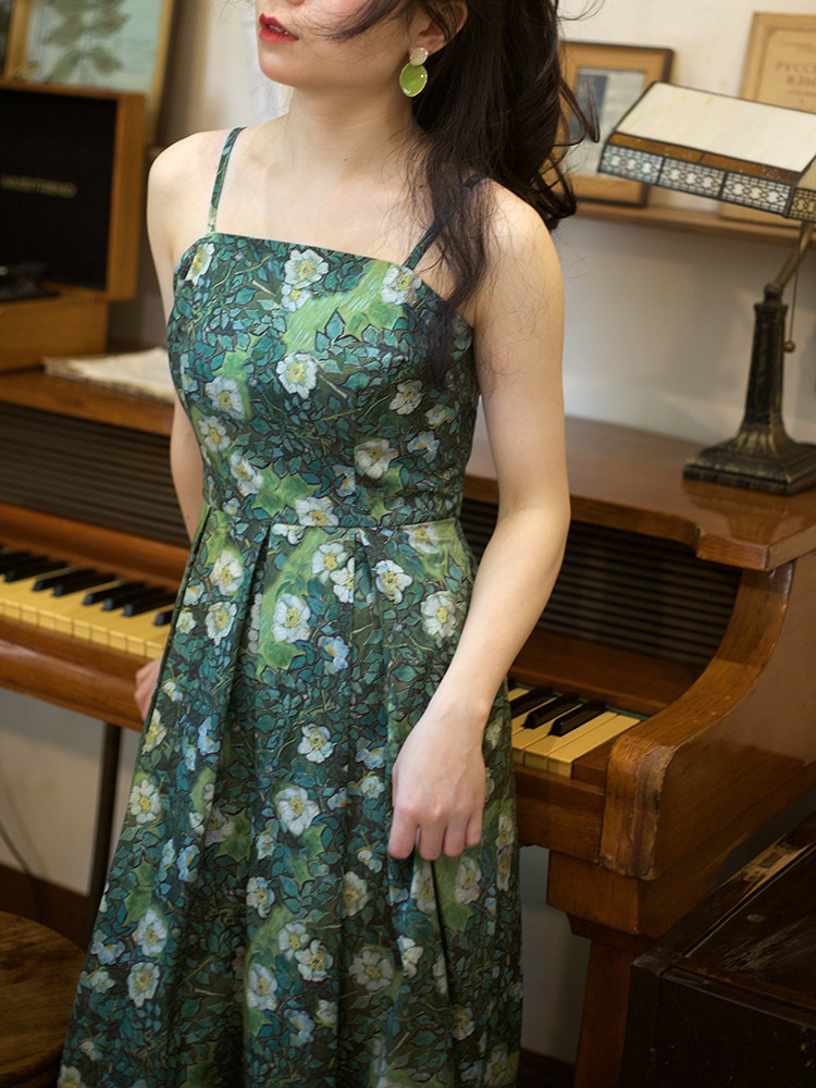 莫耦某[梵高的野玫瑰]吊带裙复古油画绿色搭配内搭春夏季碎花裙子,淘宝优惠券,粉丝福利购,淘宝优惠卷