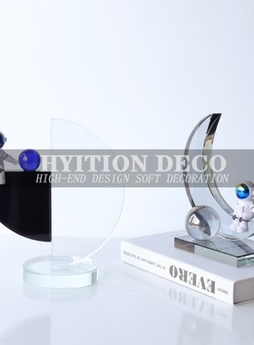 现代创意水d晶宇航员摆件家居样板房客厅电视柜软装饰品太空人摆