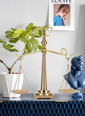 北欧天秤a称摆件铁艺摆件客厅玄关办公室样板房创意天平装饰品摆