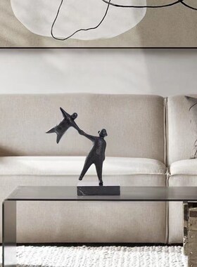 北欧现代样板房装饰品创意抽象拉手人雕塑摆件售楼处装.饰品工艺