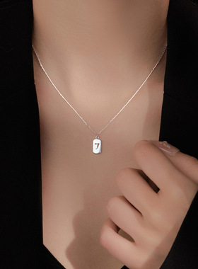 潮典S925银幸运数字方牌吊坠项链女个性简约闺蜜礼物夏季锁骨链