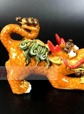 石家居装饰品公仔小镇宅招财摆麒麟陶瓷湾件工艺品促客厅礼品销