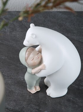 欧式创意北极熊摆件熊抱小孩家居玄关房间K客厅装饰树脂工艺品摆