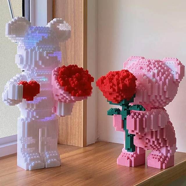 Large ornamental violent bear assembly toy