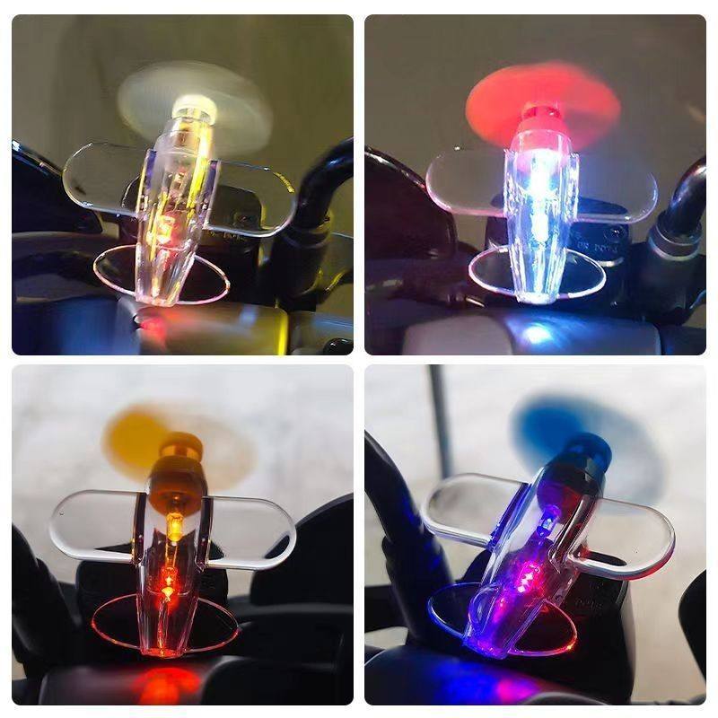 电动车摩托车摆件风能发光小飞机LED亮光彩灯头盔装饰品车载摆件