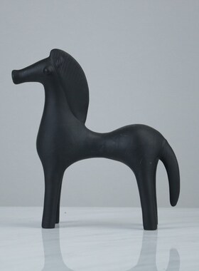 现代简约树脂摆件动物马样板间z书房客厅卧室米兰时尚家居软装饰