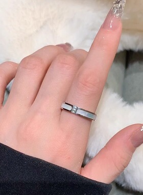 三钻镶贝壳戒指新款简约时尚镀18K金色不掉色钛钢食指环女饰品ins