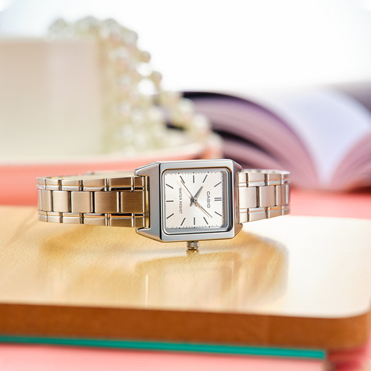 2024 new watch Casio retro small square for women