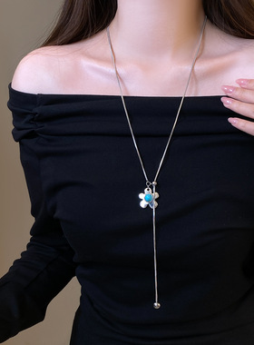 2025新款绿色花朵长款项链女感轻奢小众毛衣链日常百搭配饰品