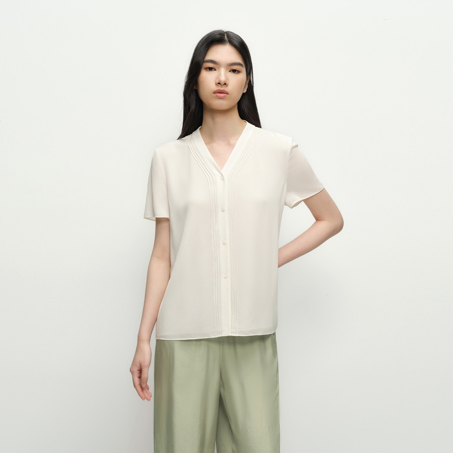【重磅真丝】OVV2025春夏新款女装22MM鬼绉V领短袖衬衫