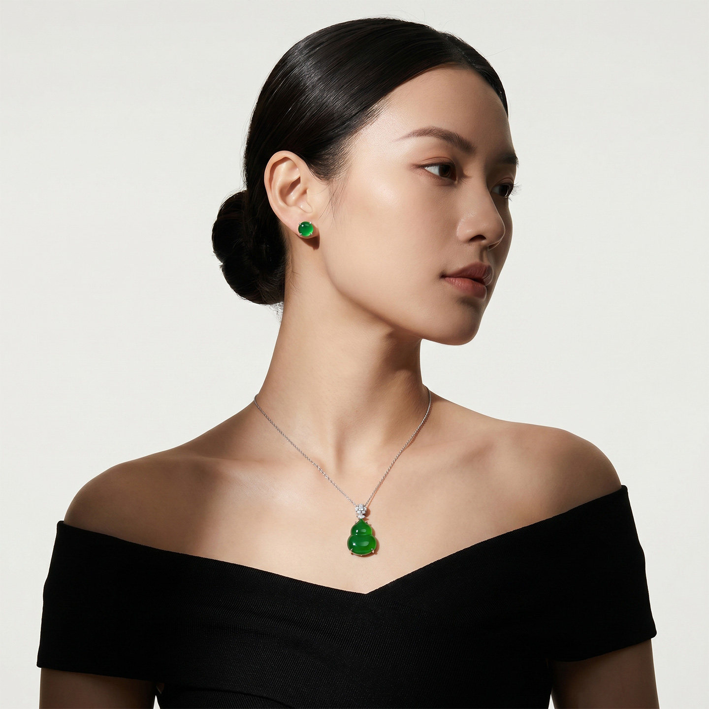AILEQ natural chalcedony inlaid copper gold-plated necklace full of green Fulu small gourd pendant fashion jewelry quality