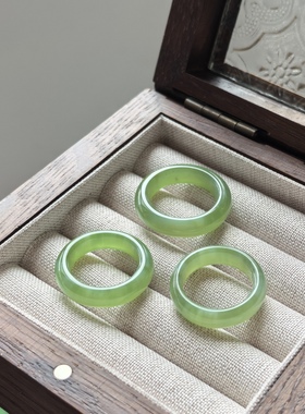 天然和田玉碧玉粉绿花猫戒指包容针尖矿点猫眼纹内壁小坑