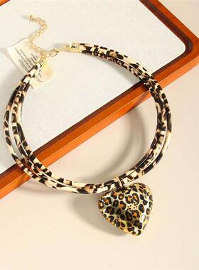 饰品爱心吊坠豹纹皮绳项链锁骨颈链项坠necklace