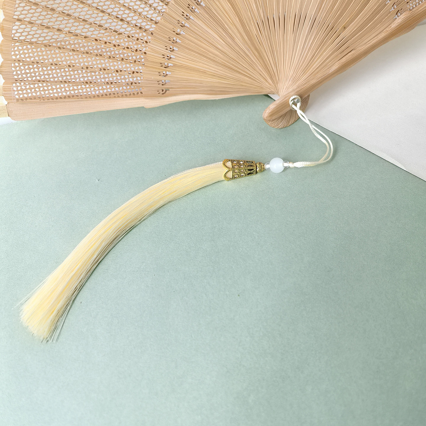 古风折扇雕刻扇绢布镂空新中式便携汉服旗袍拍照搭配折叠工艺扇子,淘宝优惠券,粉丝福利购,淘宝优惠卷