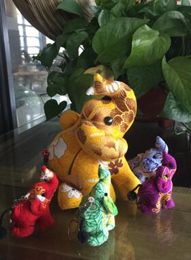 泰国旅游纪念品布艺祈福大象公仔可爱跪象手工布偶儿童玩具小礼物